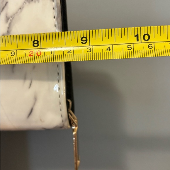 2 Handled Marble Pattern Wallet Crossbody Clutch / New - Picture 4 of 6